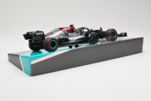 Mercedes AMG Petronas W12 E Performance #44 L. Hamilton Bahrain GP 2021 Minichamps 1:18 113210144 Metall - pilt 3/6