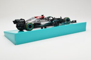 Mercedes AMG Petronas W12 E Performance #44 L. Hamilton Russian GP 2021 Minichamps 1:18 113211544 Metall - pilt 3/6
