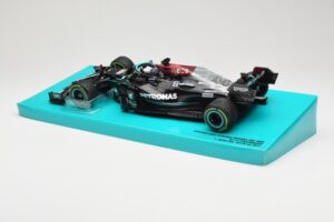 Mercedes AMG Petronas W12 E Performance #44 L. Hamilton Russian GP 2021 Minichamps 1:18 113211544 Metall - pilt 5/6