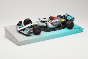 Mercedes AMG Petronas W13 E Performance #44 L. Hamilton 2022 Minichamps 1:18 113220044 Metall - pilt 2/6