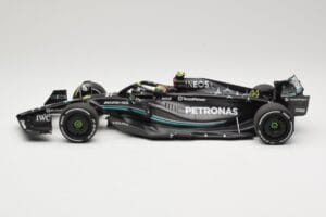 Mercedes AMG Petronas W14 E Performance #44 L. Hamilton Bahrain GP 2023 Minichamps 1:18 110230144 Metall - pilt 3/6