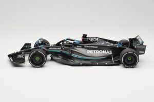 Mercedes AMG Petronas W14 E Performance #63 G. Russell Australian GP 2023 Minichamps 1:18 110230363 Metall - pilt 3/6