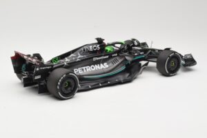Mercedes AMG Petronas W14 E Performance #63 G. Russell Bahrain GP 2023 Minichamps 1:18 110230163 Metall - pilt 2/6