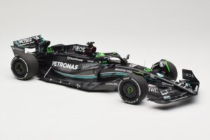 Mercedes AMG Petronas W14 E Performance #63 G. Russell Bahrain GP 2023 Minichamps 1:18 110230163 Metall - pilt 4/6