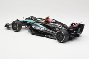Mercedes AMG Petronas W15 E Performance #44 L. Hamilton 2024 Minichamps 1:18 110240144 Metall - pilt 3/6