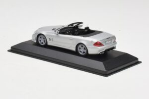 Mercedes AMG SL63 R230 Hõbe Minichamps 1:43 B66960018-R Metall - pilt 3/4
