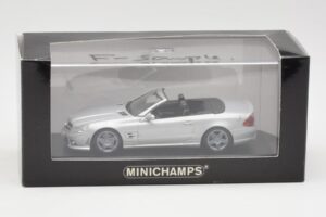 Mercedes AMG SL63 R230 Hõbe Minichamps 1:43 B66960018-R Metall - pilt 4/4