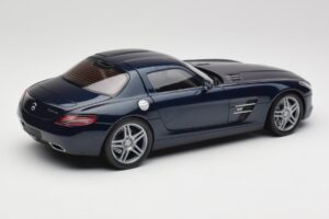 Mercedes SLS AMG C197 Blue Metallic Minichamps 1:18 180039021 Metall - pilt 3/8
