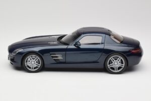 Mercedes SLS AMG C197 Blue Metallic Minichamps 1:18 180039021 Metall - pilt 4/8
