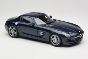 Mercedes SLS AMG C197 Blue Metallic Minichamps 1:18 180039021 Metall - pilt 6/8