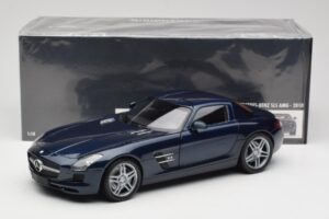 Mercedes SLS AMG C197 Blue Metallic Minichamps 1:18 180039021 Metall - pilt 8/8
