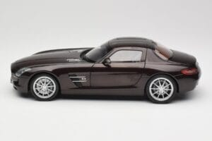 Mercedes AMG SLS C197 Brown Metallic Minichamps 1:18 100039028 Metall - pilt 4/8