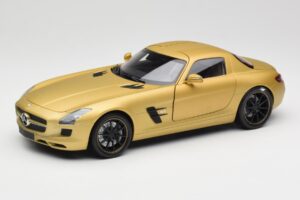 Mercedes AMG SLS C197 Kuldne Minichamps 1:18 100039024 Metall