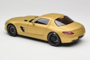 Mercedes AMG SLS C197 Kuldne Minichamps 1:18 100039024 Metall - pilt 7/8