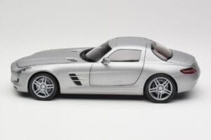 Mercedes AMG SLS C197 Grey Metallic Minichamps 1:18 100039025 Metall - pilt 4/8
