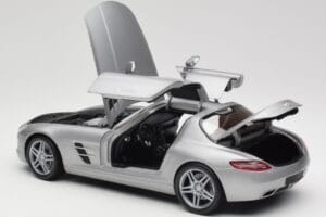Mercedes AMG SLS C197 Grey Metallic Minichamps 1:18 100039025 Metall - pilt 5/8