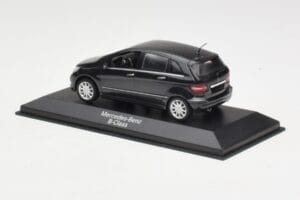 Mercedes B-Class W245 Cosmos Black Minichamps 1:43 B66962218 Metall - pilt 3/4