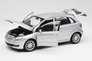 Mercedes B-Class W245 Hõbedane Kyosho 1:18 B66962326 Metall - pilt 2/8
