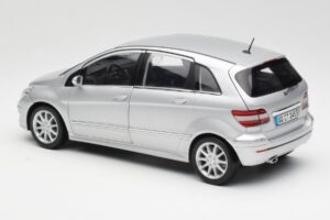 Mercedes B-Class W245 Hõbedane Kyosho 1:18 B66962326 Metall - pilt 7/8