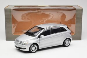 Mercedes B-Class W245 Hõbedane Kyosho 1:18 B66962326 Metall - pilt 8/8