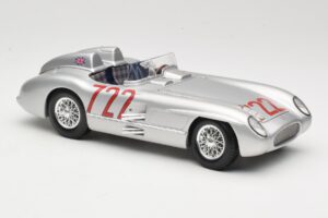 Mercedes 300 SLR W196S #722 S. Moss / D. Jenkinson Mille Miglia Winner 1955 Maisto 1:18 536887 Metall - pilt 6/8