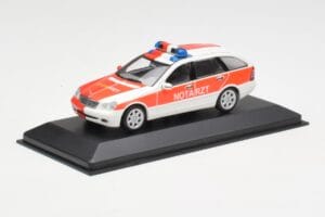 Mercedes C-Class S203 Notarzt Minichamps 1:43 430030190 Metall - pilt 2/4