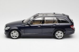 Mercedes C-Class S204 T-Modell Tanzanite Sinine AUTOart 1:18 B66962352 Metall - pilt 4/8