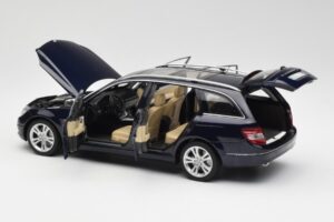 Mercedes C-Class S204 T-Modell Tanzanite Sinine AUTOart 1:18 B66962352 Metall - pilt 5/8