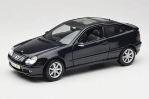 Mercedes C-Class Sports Coupe CL203 Sinine Maisto 1:18 B66962124 Metall