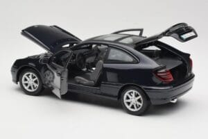 Mercedes C-Class Sports Coupe CL203 Sinine Maisto 1:18 B66962124 Metall - pilt 5/8