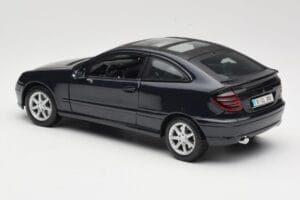 Mercedes C-Class Sports Coupe CL203 Sinine Maisto 1:18 B66962124 Metall - pilt 7/8