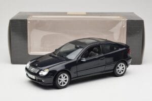 Mercedes C-Class Sports Coupe CL203 Sinine Maisto 1:18 B66962124 Metall - pilt 8/8
