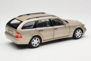 Mercedes C-Class T-Model W202 Smoke Silver Norev 1:18 183388 Metall - pilt 3/8