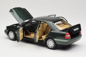 Mercedes C-Class W202 Malachite Green Norev 1:18 183372 Metall - pilt 3/8