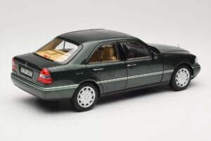 Mercedes C-Class W202 Malachite Green Norev 1:18 183372 Metall - pilt 5/8