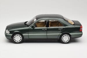 Mercedes C-Class W202 Malachite Green Norev 1:18 183372 Metall - pilt 7/8