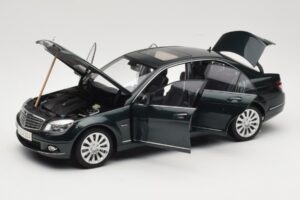 Mercedes C-Class W204 Avantgarde Tumheroheline AUTOart 1:18 B66962366 Metall - pilt 3/8