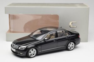 Mercedes C-Class W204 Avantgarde Obsidian Must AUTOart 1:18 76264-R1 Metall - pilt 8/8