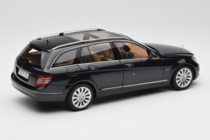 Mercedes C-Class W204 Estate Obsidian Black AUTOart 1:18 B66962349 Metall - pilt 3/8