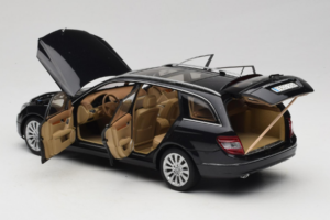 Mercedes C-Class W204 Estate Obsidian Black AUTOart 1:18 B66962349 Metall - pilt 5/8