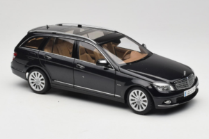 Mercedes C-Class W204 Estate Obsidian Black AUTOart 1:18 B66962349 Metall - pilt 6/8