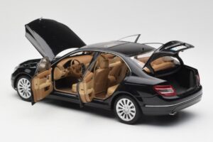 Mercedes C-Class W204 Obsidian Must AUTOart 1:18 B66962365 Metall - pilt 5/8