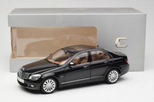 Mercedes C-Class W204 Obsidian Must AUTOart 1:18 B66962365 Metall - pilt 8/8