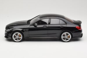 Mercedes C-Class W205 Brabus 650 Must GT Spirit 1:18 GT132 Vaik - pilt 3/6