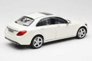 Mercedes C-Class W205 Diamond Valge Metallik Norev 1:18 B66960256 Metall - pilt 3/8