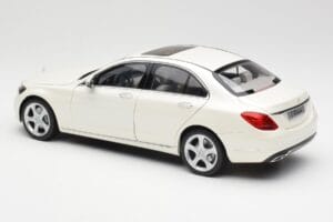 Mercedes C-Class W205 Diamond Valge Metallik Norev 1:18 B66960256 Metall - pilt 7/8