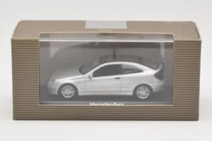 Mercedes C-Class W203 Sport Coupe Hõbedane Minichamps 1:43 B66961916 Metall - pilt 4/4