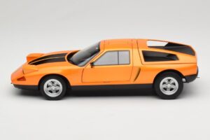 Mercedes C111 II White Autumn Metallic Norev 1:18 183050 Metall - pilt 4/10