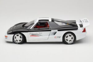 Mercedes C112 Sport Valge & Must Guiloy 1:18 68521 Metall - pilt 4/8