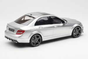 Mercedes C63 AMG W204 Hõbedane GT Spirit 1:18 GT462 Vaik - pilt 2/6